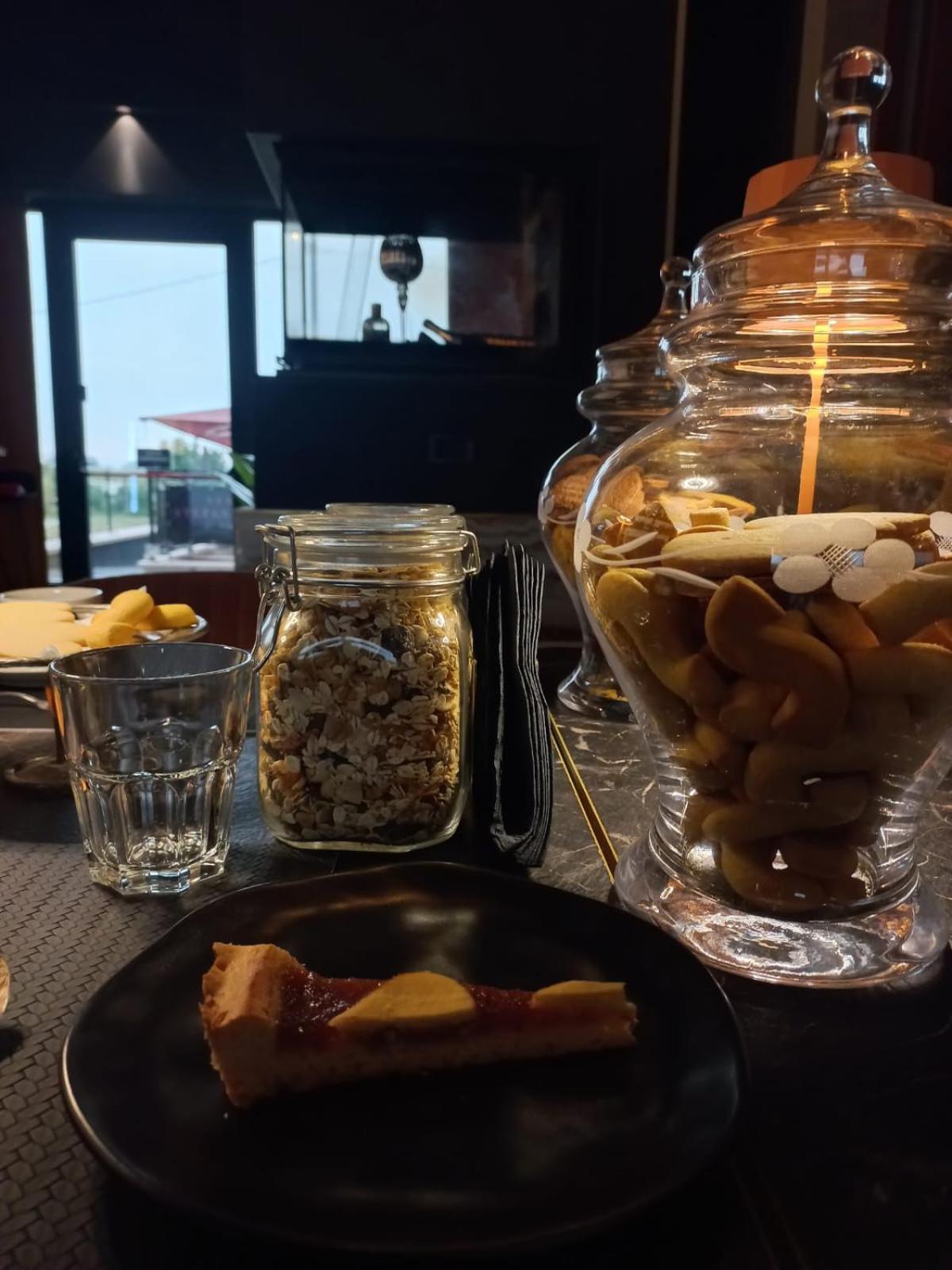 Le Maginot Relais Bed & Breakfast Castelvetro Piacentino Bagian luar foto